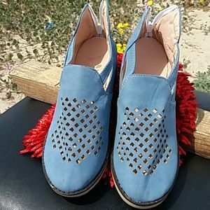 CUTE LITTLE BLUE BELLS